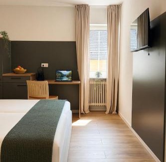 Untergrombach Hotel | Hotel weisses Lamm
