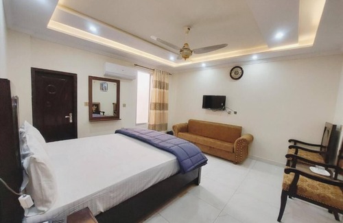 Johar Town Hotel | Hotel White Pearl