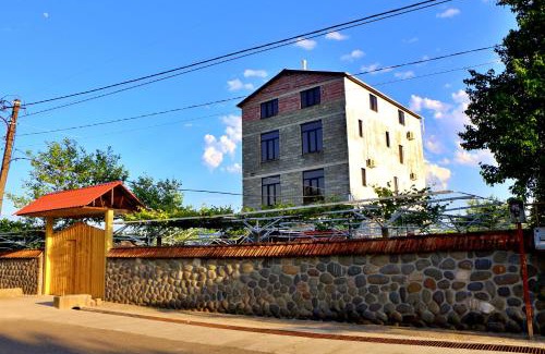 Khoni Hotel | HOTEL,Wine Cellar & Fitness - Khoni City