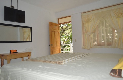 San Pedro La Laguna Hotel | Hotel Xetawaal
