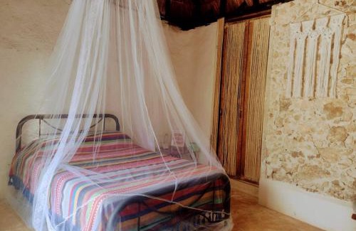 Izamal Hotel | Hotel y Museo Aldea Maya Toktli Orígenes - Casa Maya Del Toloque Coronado - Alberca, Wifi Starlink, Tour Museo