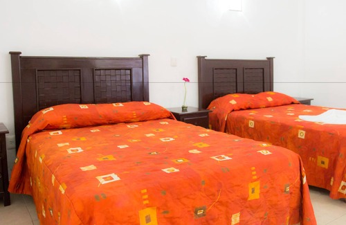 Lázaro Cárdenas Hotel | Hotel Zirahuen