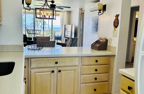 Kihei Condominio | Hotel-zoned! Oceanfront Paradise - Menehune Shores 524