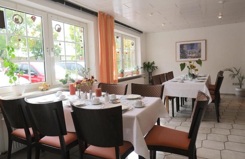 Salder Cama Y Desayuno | Hotel Zur Linde