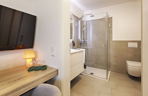 Wurzburg City Centre Hotel | Hotel Zur Stadt Mainz - by homekeepers