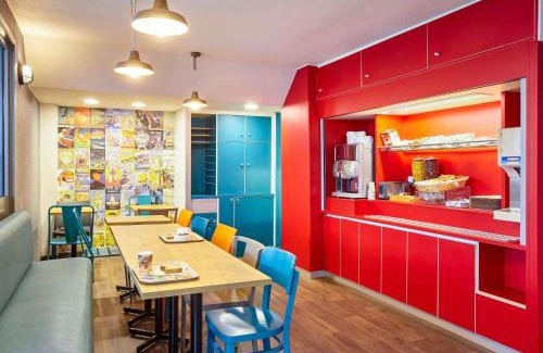Courcouronnes Hotel | hotelF1 Evry A6