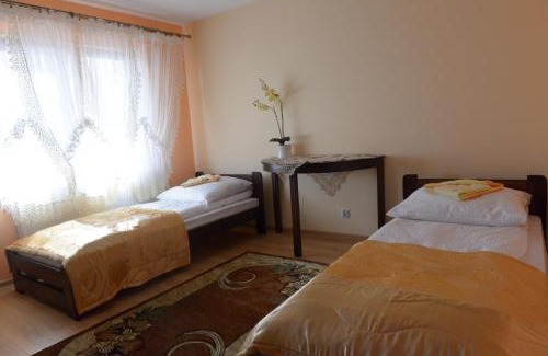 Malaszewice Cama Y Desayuno | Hotelik Pod Lwami