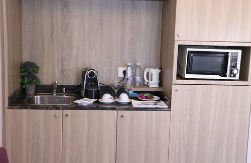 Jounieh Apartamento | HOtello Guest Suites