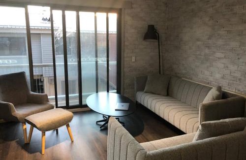 Hotham Heights Apartamento | Hotham 3 Bedroom Apt - 24 Lawlers