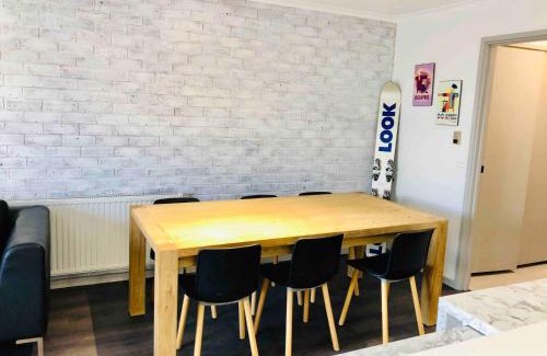 Hotham Heights Apartamento | Hotham 3 Bedroom Apt - 24 Lawlers