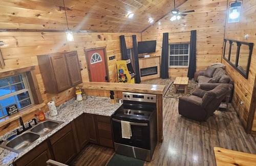 Saint Helens Cabina | HotTub, Arcade | Red River Gorge