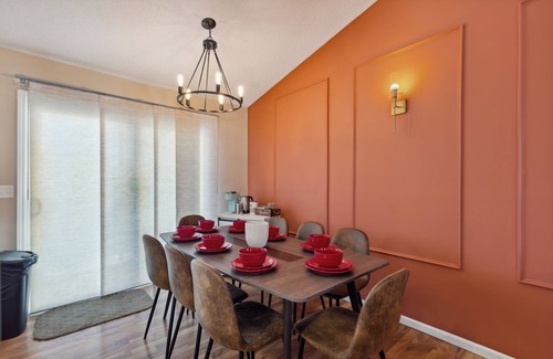 Wichita Casa | HotTub, Theater, King Duplex in West Wichita