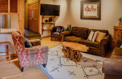 Crested Butte Cabaña | $ 259 y menos ¡Oferta en agosto! ¡Bañera de hidromasaje!¡Sauna!¡Firepl! La mejor ubicación en la ciudad! Lujo adorable