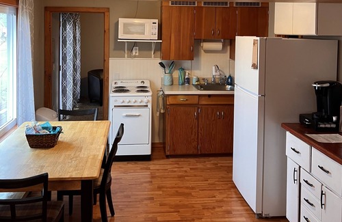Prudenville Cabaña | Houghton Hideaway con acceso al lago y vistas
