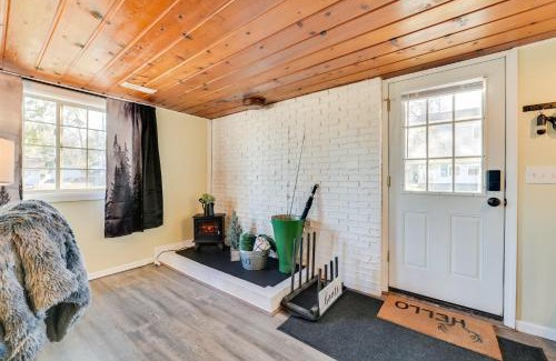 Houghton Lake Casa | Houghton Lake Cottage - Central Location!