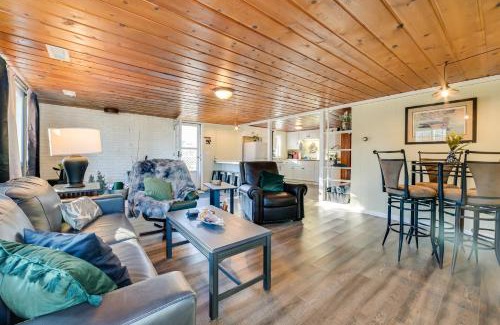 Houghton Lake Casa | Houghton Lake Cottage - Central Location!