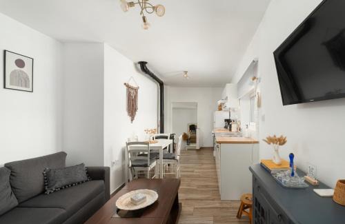 Steniai Casa | Houlia home διαμερίσματα με δωρεάν χώρο στάθμευσης