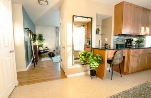 Englewood Casa | Hound Haven! Cozy Denver Getaway next to Dog Park!
