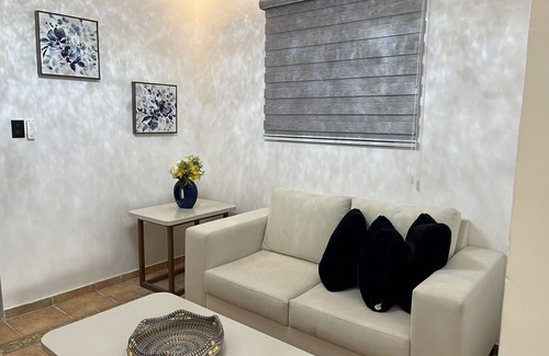Santiago Province Casa | House 5 mins from Monument with free parking