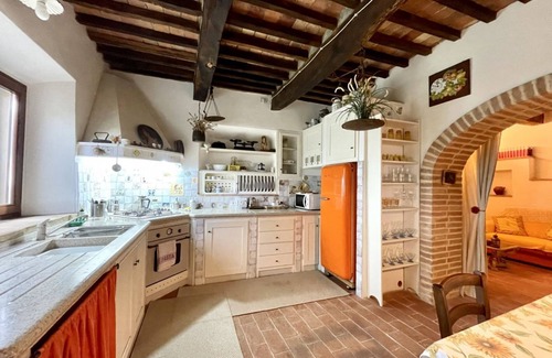 Guardistallo Apartamento | Haus Malerin mit Meerblick