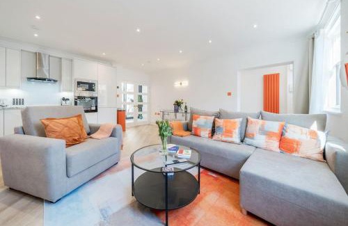 Shadwell Casa | House 10 mins to Tower Bridge Hot Tub & Parking