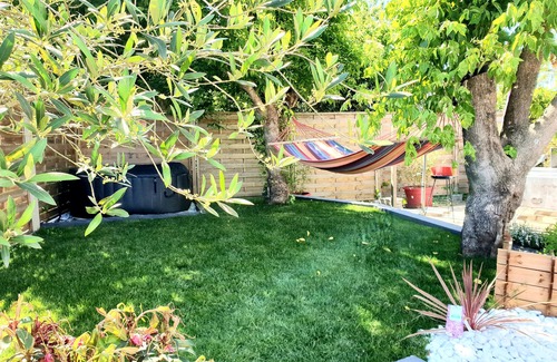 Saint-Medard-en-Jalles Casa | CASA DE 110 M2 / 8 personas con piscina climatizada a 12 km de Burdeos