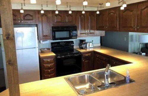 Huron Casa | House #133 Cozy 3 bedroom Family home with Spectacular views.