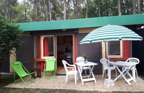 Leon Casa | Casa, 4 personas, piscina 3 piscinas, pueblo de Leon bajo los pinos