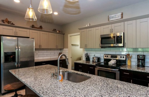 Leesburg Casa | House #44 Dock Holiday (no pets) Lakefront/Private Boatslip