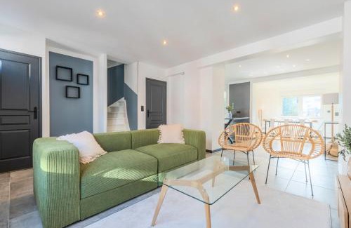 La Madeleine Casa | House 4bed 2bath with garden and private parking.