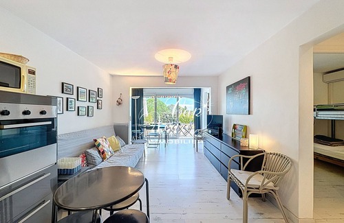 Le Lavandou Chalet De Esquí | House 5 persons residence with swimming pool and beach access at 50m