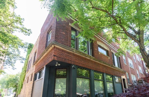 Magnolia Glen Cama Y Desayuno | House 5863- Chicago's Premier Bed and Breakfast