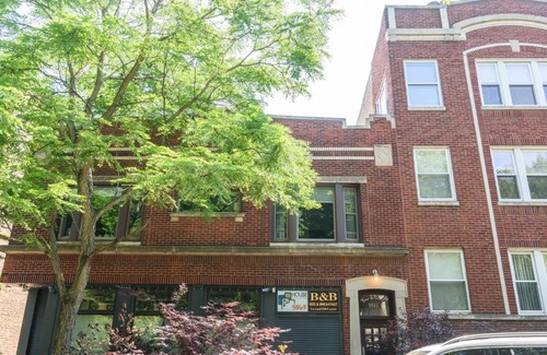 Magnolia Glen Cama Y Desayuno | House 5863- Chicago's Premier Bed and Breakfast