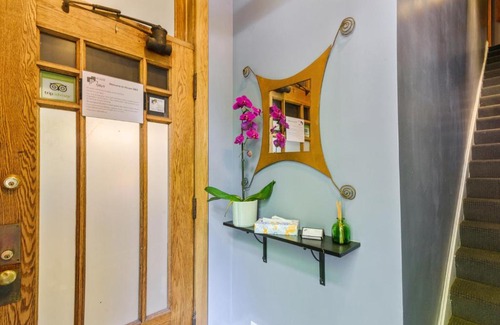 Magnolia Glen Cama Y Desayuno | House 5863- Chicago's Premier Bed and Breakfast