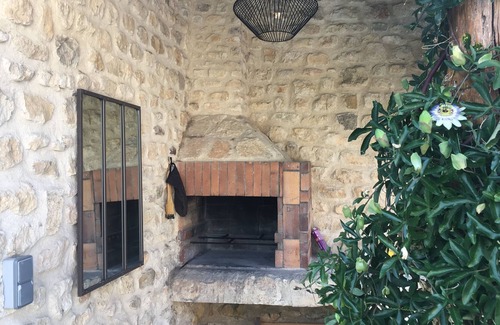 La Roque-sur-Ceze Casa | Casa de 6/8 personas con piscina en uno de los pueblos más bellos de Francia.