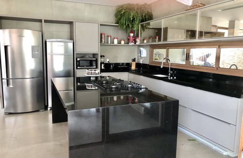 Canto do Mar Casa | House, 6 suites. Cond Paraíso, just a few steps from the beach!