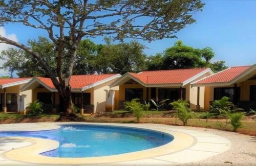 Rio Seco Casa | Casa frente a la piscina cerca de docenas de grandes playas - La Pequeña Casa