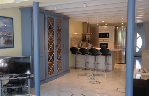 Saint-Pierre-la-Mer Casa | Casa con vista al mar, WiFi gratis, invernadero integrado, terrazas, jardín.