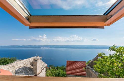 Celina Casa | House Almond