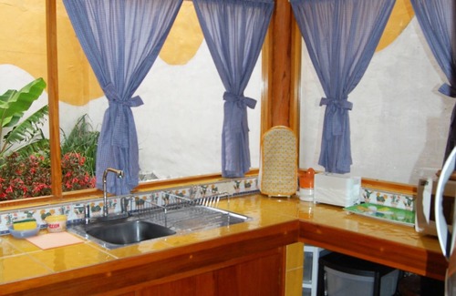 Tumbaco Casa | House Anahi. Beautiful, cozy and independent house. Quiet in contact with nature