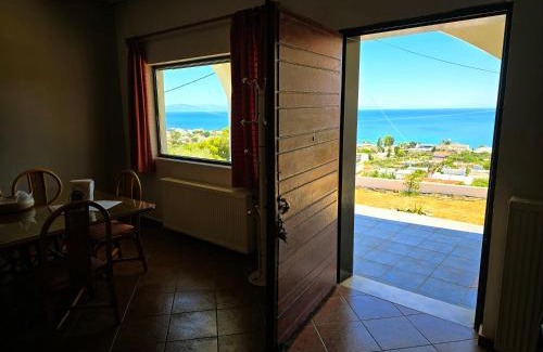 Spata-Artemida Casa | House Anatoli, veranda with view, 11 km to airport, 450 m to beach