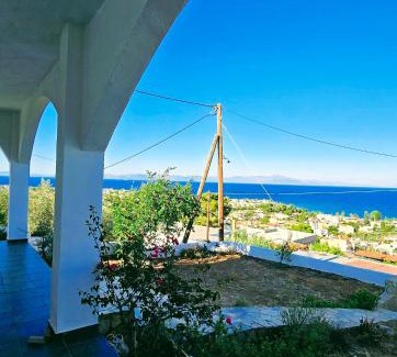 Spata-Artemida Casa | House Anatoli, veranda with view, 11 km to airport, 450 m to beach