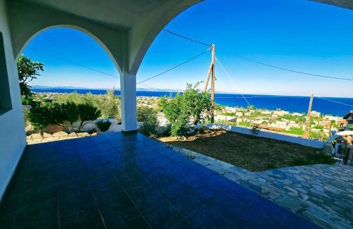Spata-Artemida Casa | House Anatoli, veranda with view, 11 km to airport, 450 m to beach