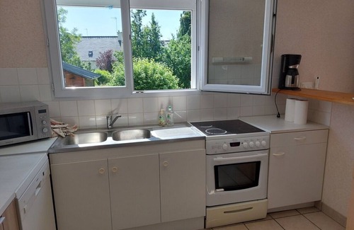 Nevez Casa | House and enclosed garden facing south, quiet, close to the center, 3 km from the beaches