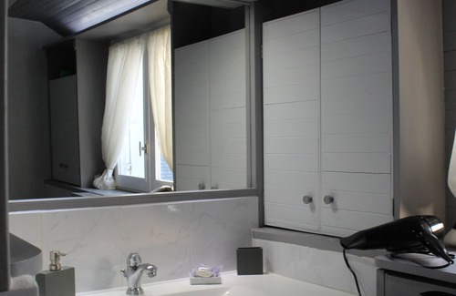 Belle-Isle-en-Terre Otro | Vrbo Property