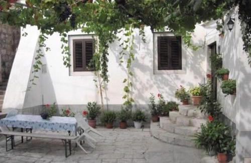 Krucica Casa | House Antun