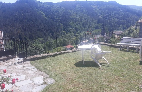 Chaneac Casa | Casa independiente en Ardèche con vistas al patio de la montaña