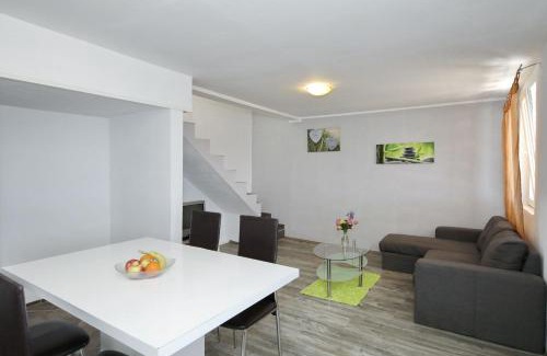 Tkon Casa | House Astrid