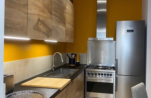 Noyers-sur-Serein Casa | Casa-Balcón-Baño Privado