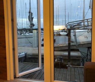 Trosso Alquiler De Eote | House boat in Karlskrona city center